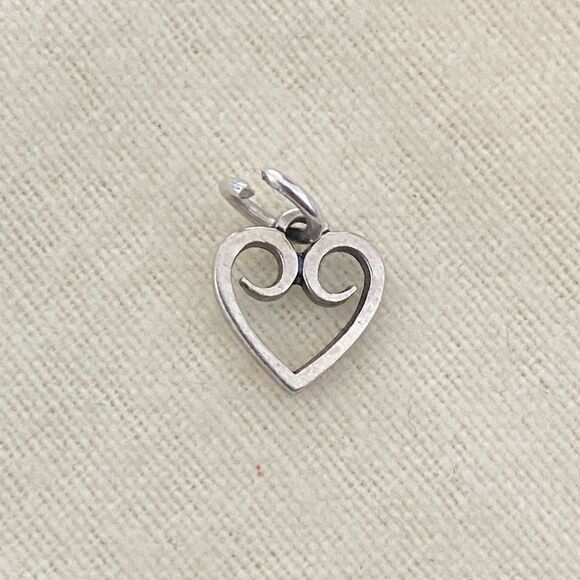 James Avery Retired Mini Scrolled Heart - Picture 1 of 2